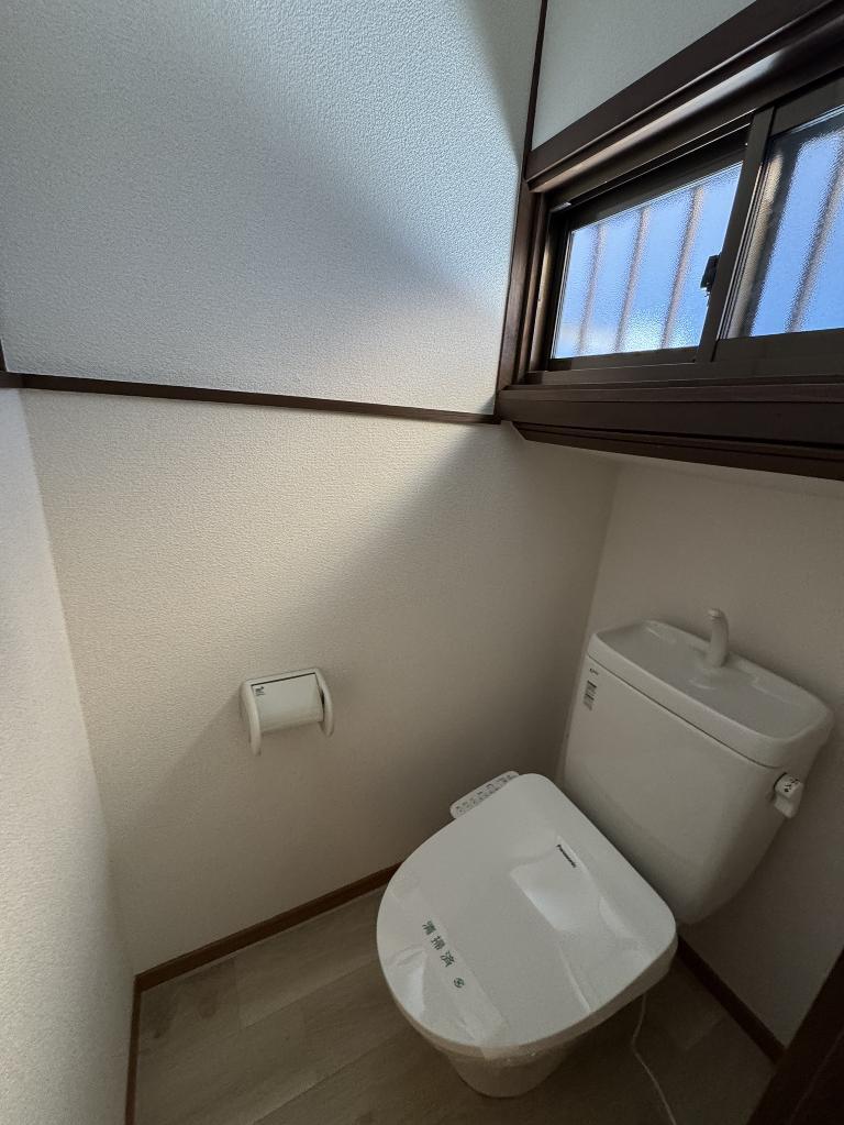 拡大写真:寝屋川市萱島東2丁目 1階1のトイレ