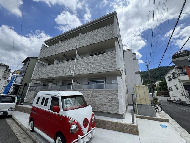 拡大写真:ピレーネ北条Ⅰ 3階303の外観写真(昼)