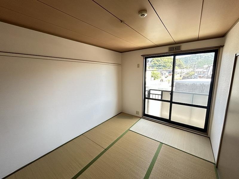 拡大写真：高知市神田 2階203の和室6帖