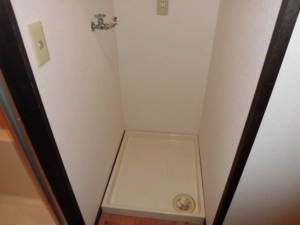 拡大写真：伊万里市大坪町乙 2階202の洗濯機置場