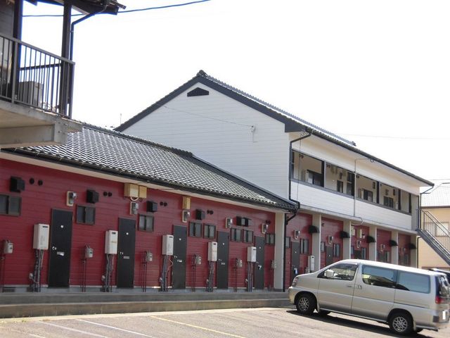 拡大写真：伊万里市大坪町乙 1階301の外観写真（昼）