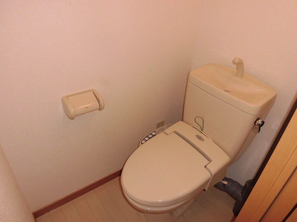拡大写真：伊万里市松島町 3階312のトイレ
