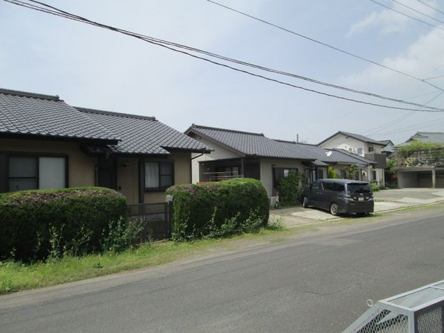拡大写真：伊万里市立花町 1階1の外観写真（昼）