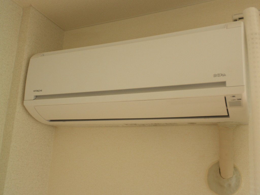拡大写真：ファーストビレッジ 2階204のエアコン