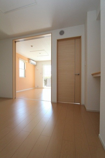 拡大写真:モン アンテリユール小式原D 1階102の室内