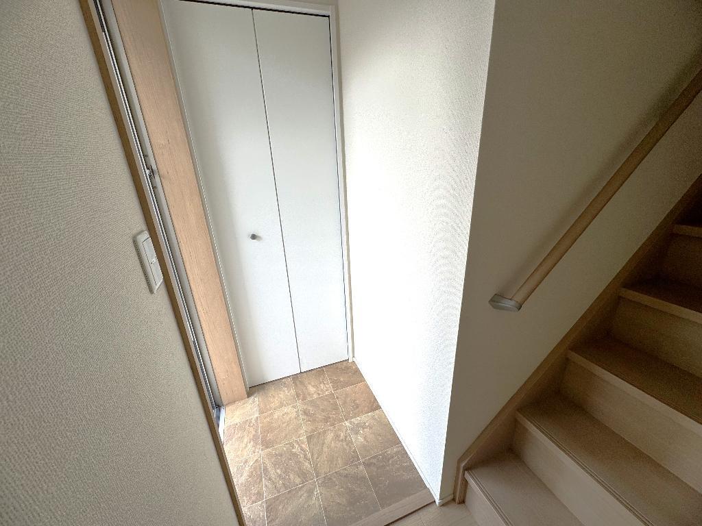 拡大写真:伊万里市新天町 2階205の玄関