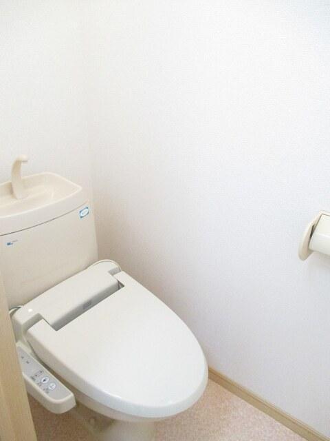 拡大写真:パロス壱番館 2階202のシャワー付トイレ