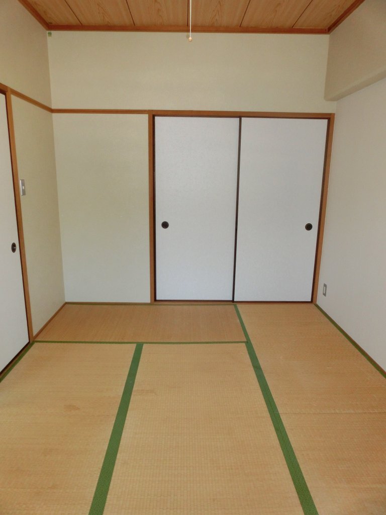 拡大写真：コアハイツ井上 5階502の寝室