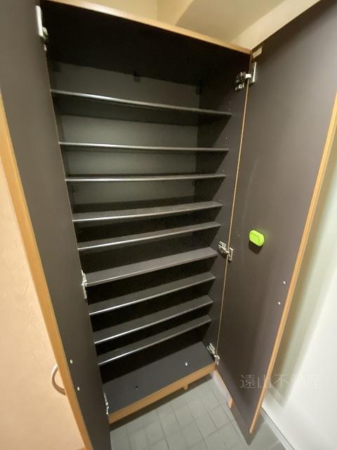 拡大写真:サンシャインハイツ 5階506の下駄箱(イメージ)