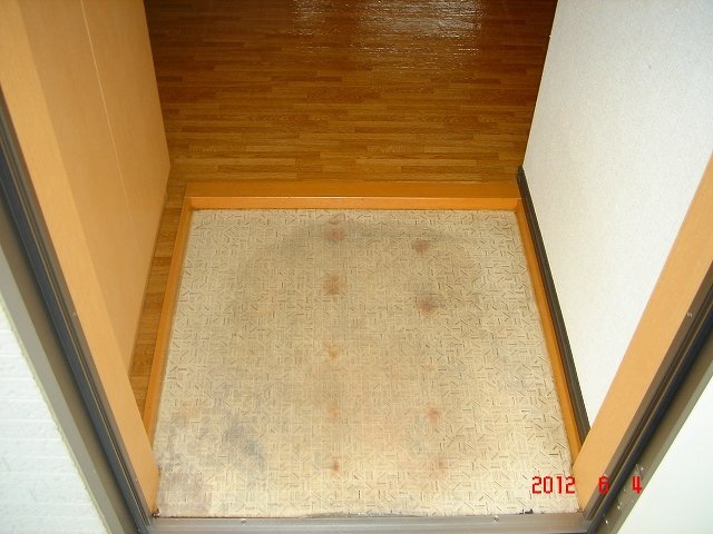 拡大写真:恵那市大井町 2階205の玄関