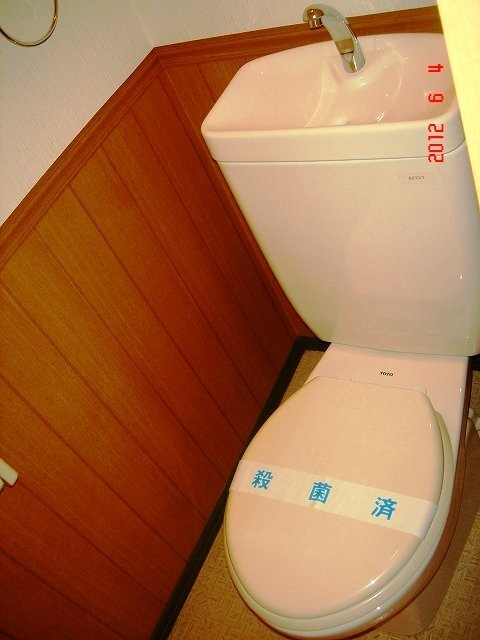 拡大写真:恵那市大井町 2階205のトイレ