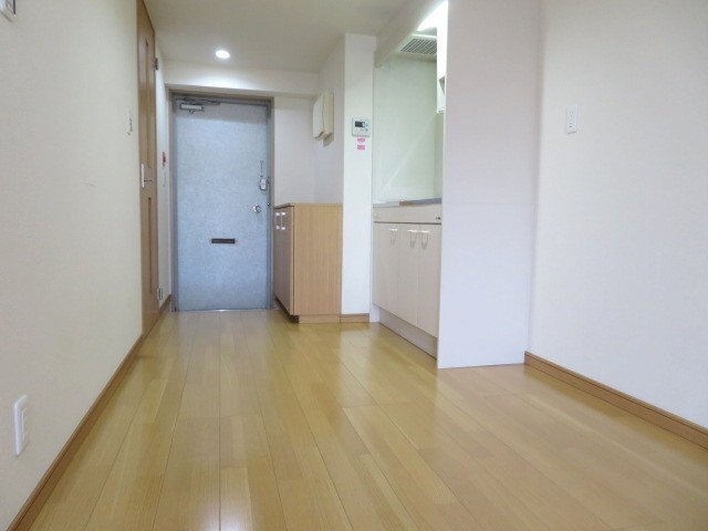 拡大写真：メープル八丁堀 8階808の廊下
