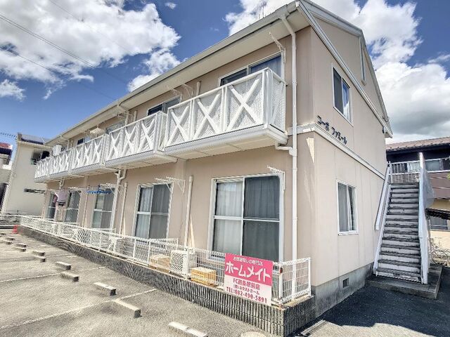 拡大写真：コーポファミール 1階105の外観写真（昼）