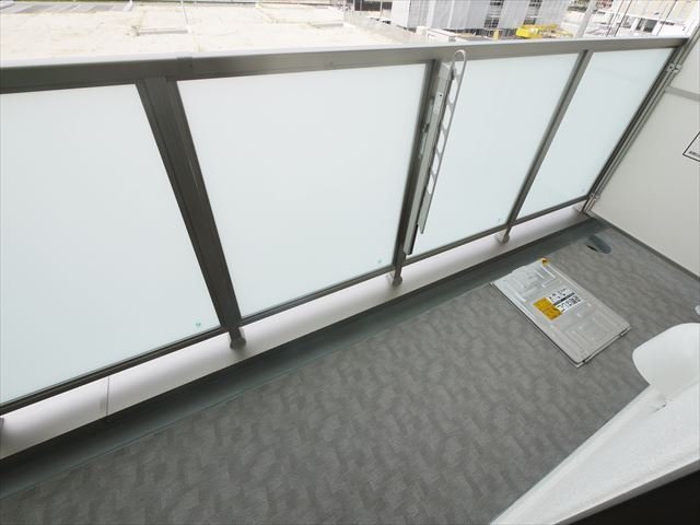 拡大写真：OTO寺家駅前 3階303のベランダ