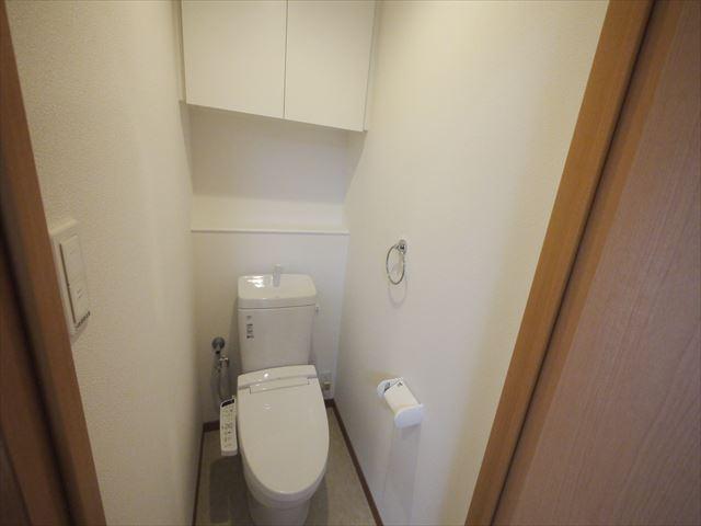 拡大写真：OTO寺家駅前 4階402のトイレ