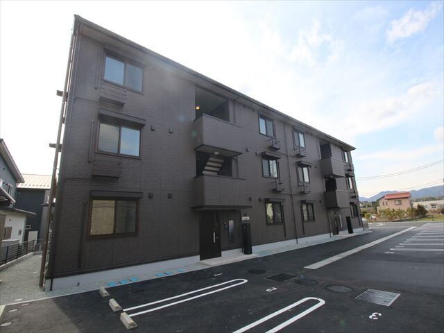 拡大写真：東広島市西条町寺家 2階202の外観写真（昼）