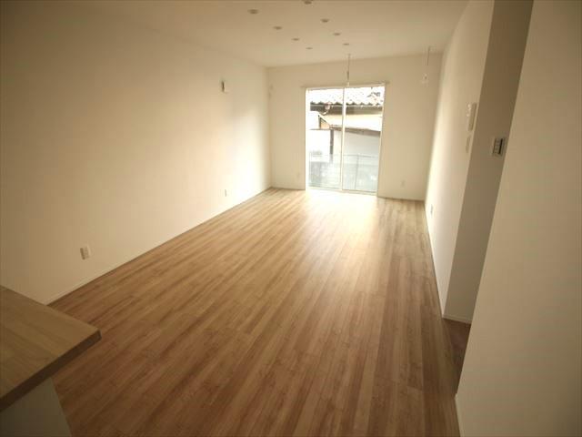 拡大写真：ミモザカローレC 2階1のリビング