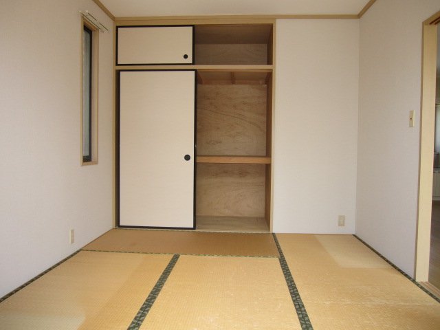 拡大写真：コスモハイツ 2階205の和室