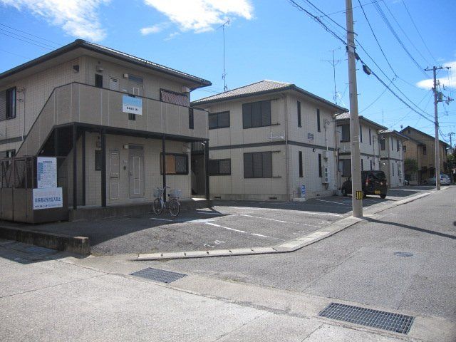 拡大写真：コスモハイツ 2階205の外観写真（昼）