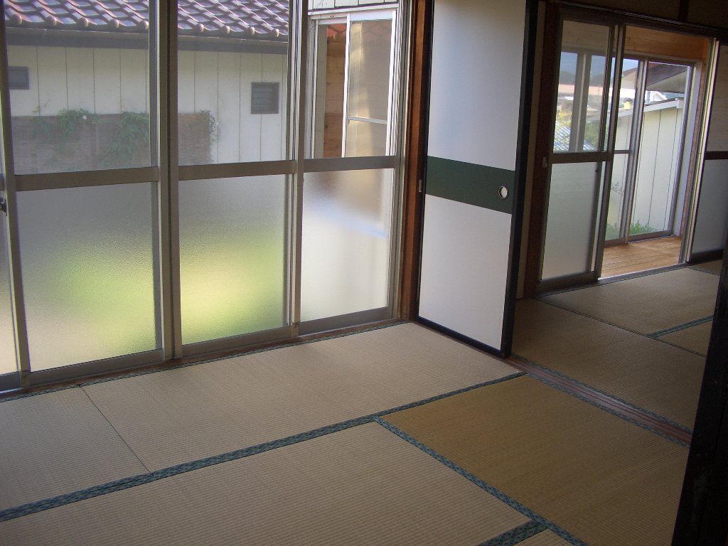 拡大写真：古町ハイツ 3の6帖和室