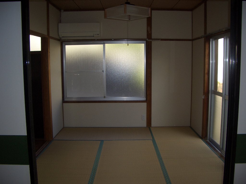 拡大写真：古町ハイツ 3の6帖和室