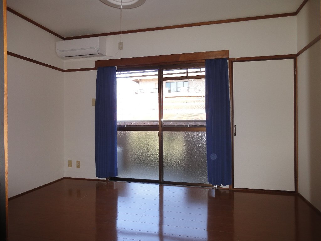拡大写真：シャルムSINSOH 1階102の室内