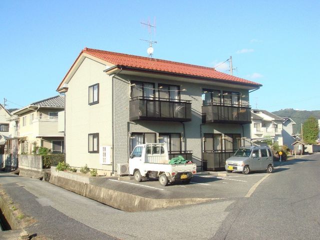 拡大写真：フォブール10 1階202の外観写真（昼）