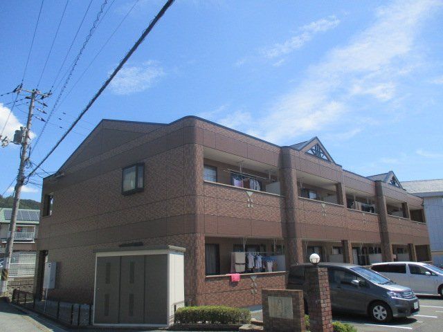 拡大写真：ベリーウェルＡ棟 1階106の外観写真（昼）
