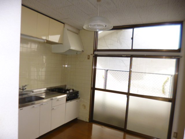 拡大写真：ひさゆきハイツ 7のキッチン