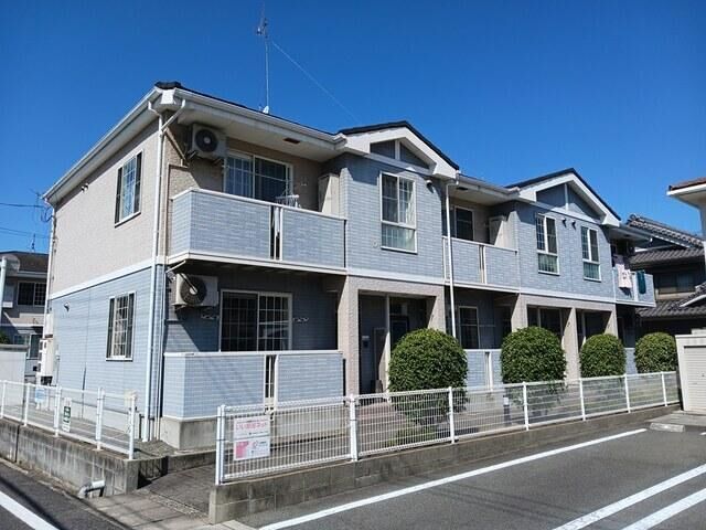 ハイブリッヂハピネス B棟の外観
