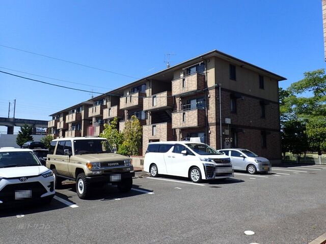 拡大写真:シャルルⅡ 3階301の外観写真(昼)
