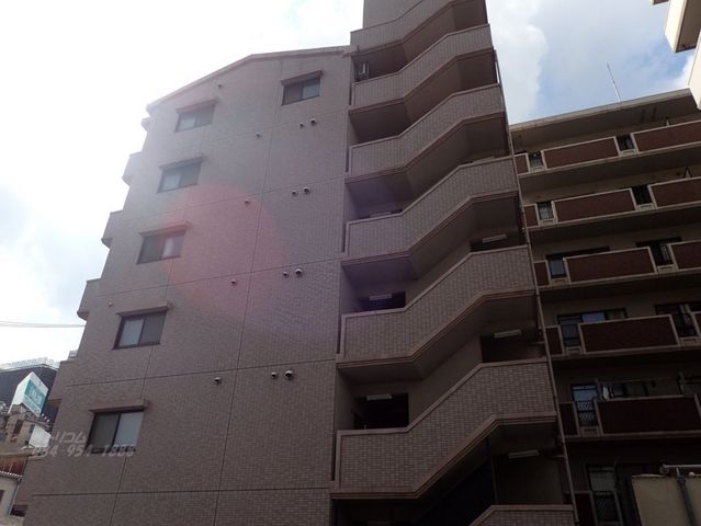 拡大写真：シンメイロード 4階401の外観写真（昼）
