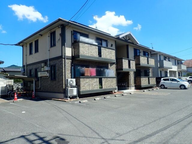 フォレストコート B棟の外観