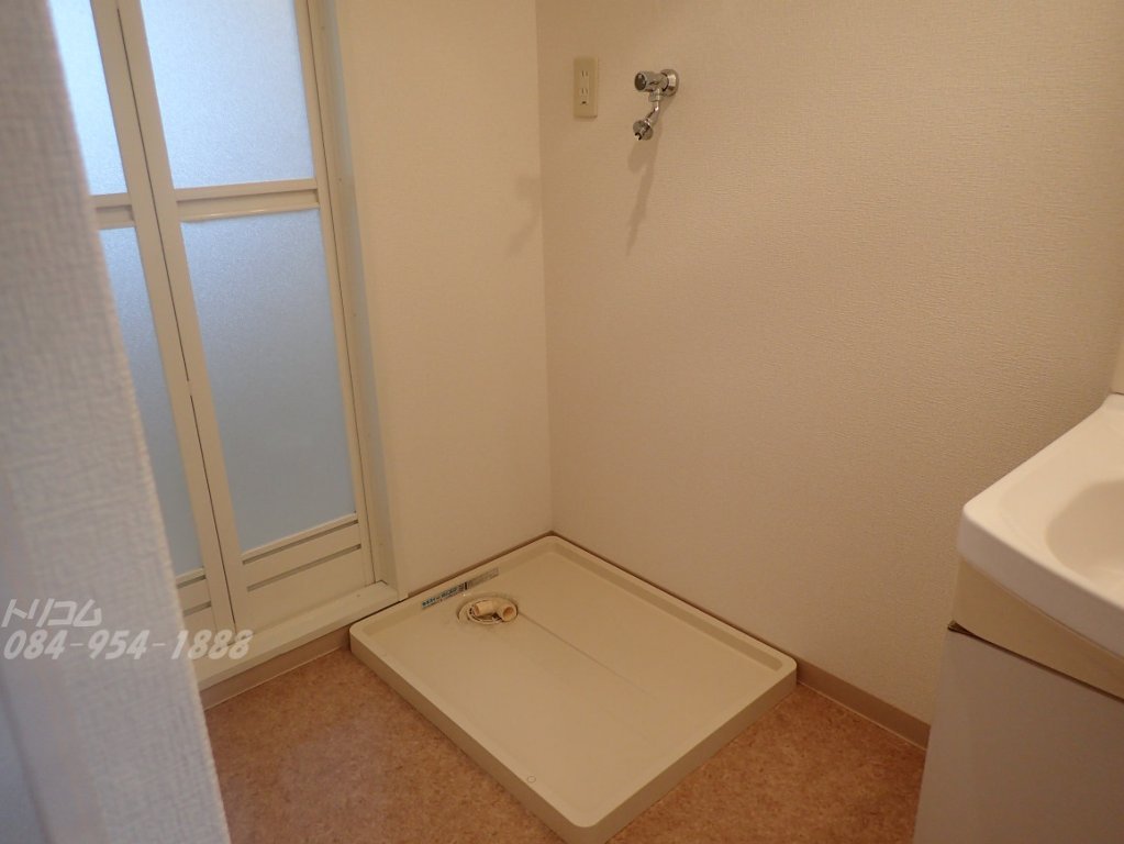 拡大写真:フォブール十三軒屋 1階102の洗濯機置場