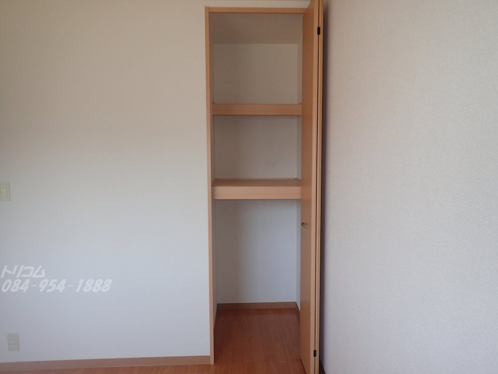 拡大写真:フォブール十三軒屋 1階102の収納