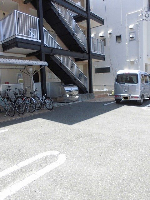 拡大写真:クラール花園 3階304の共有部分