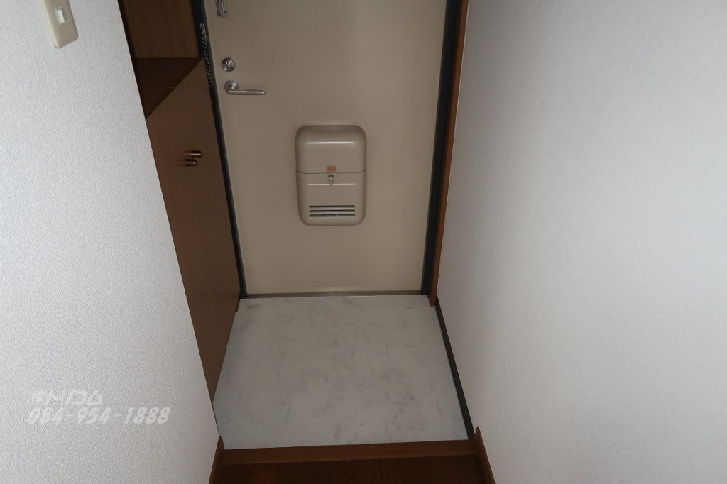 拡大写真:サン・オーレ東福山 4階402の玄関