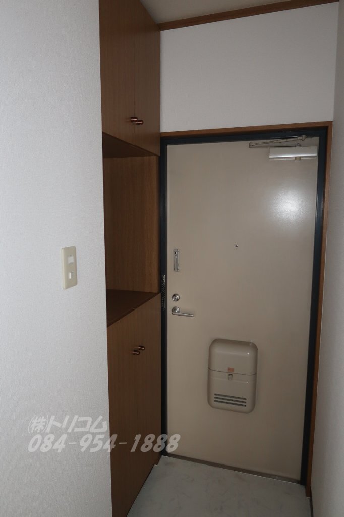 拡大写真:サン・オーレ東福山 4階402の玄関