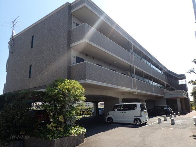 拡大写真：ハートレイクマンション 3階301の外観写真（昼）
