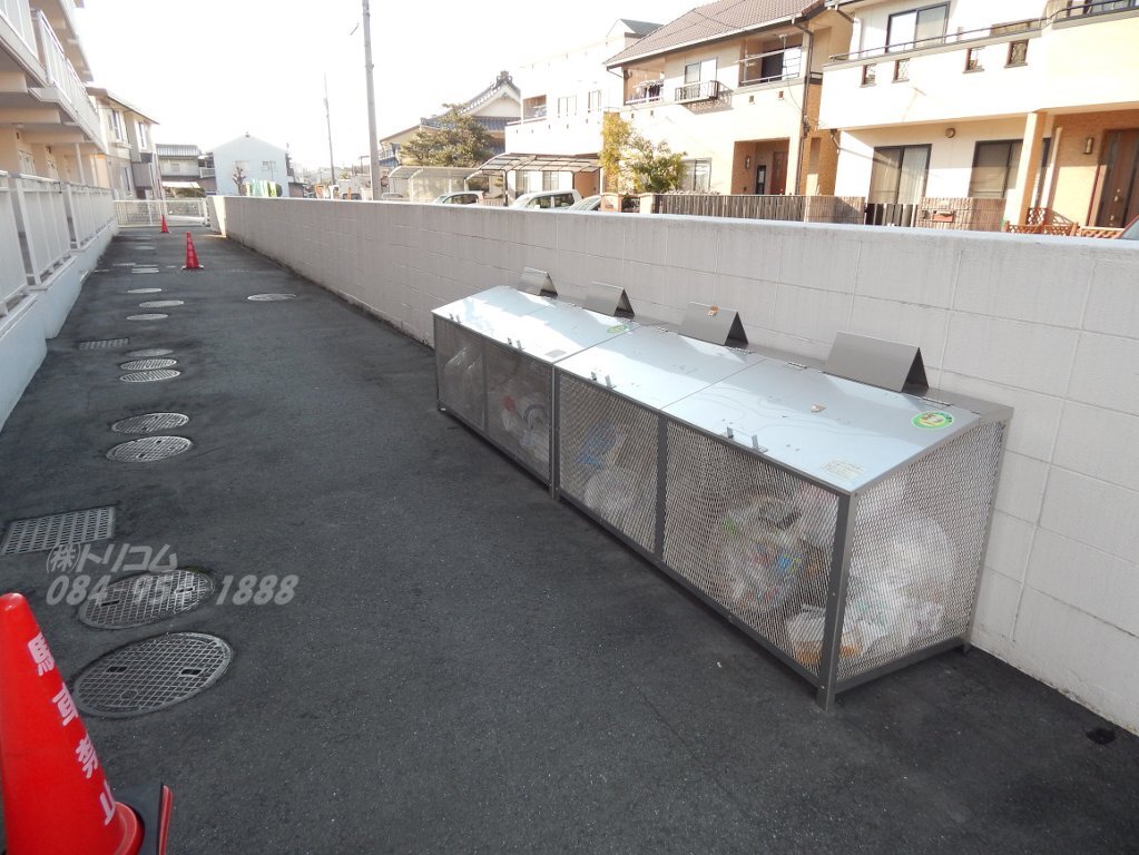 拡大写真：nfツインズＡ棟 1階101の専用ゴミステーション