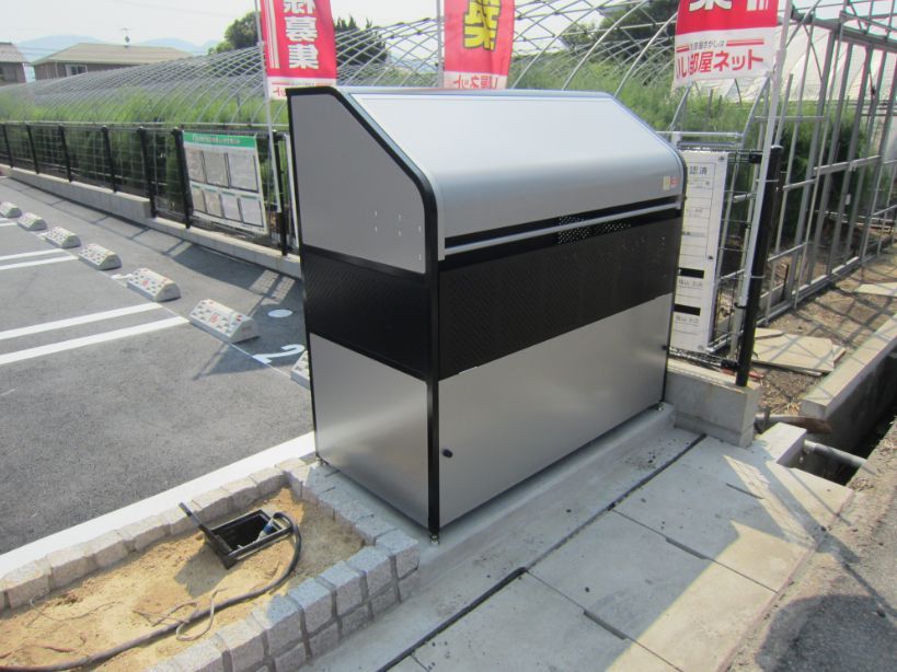 拡大写真:サンシティ曙 A棟 1階102の専用ごみ場