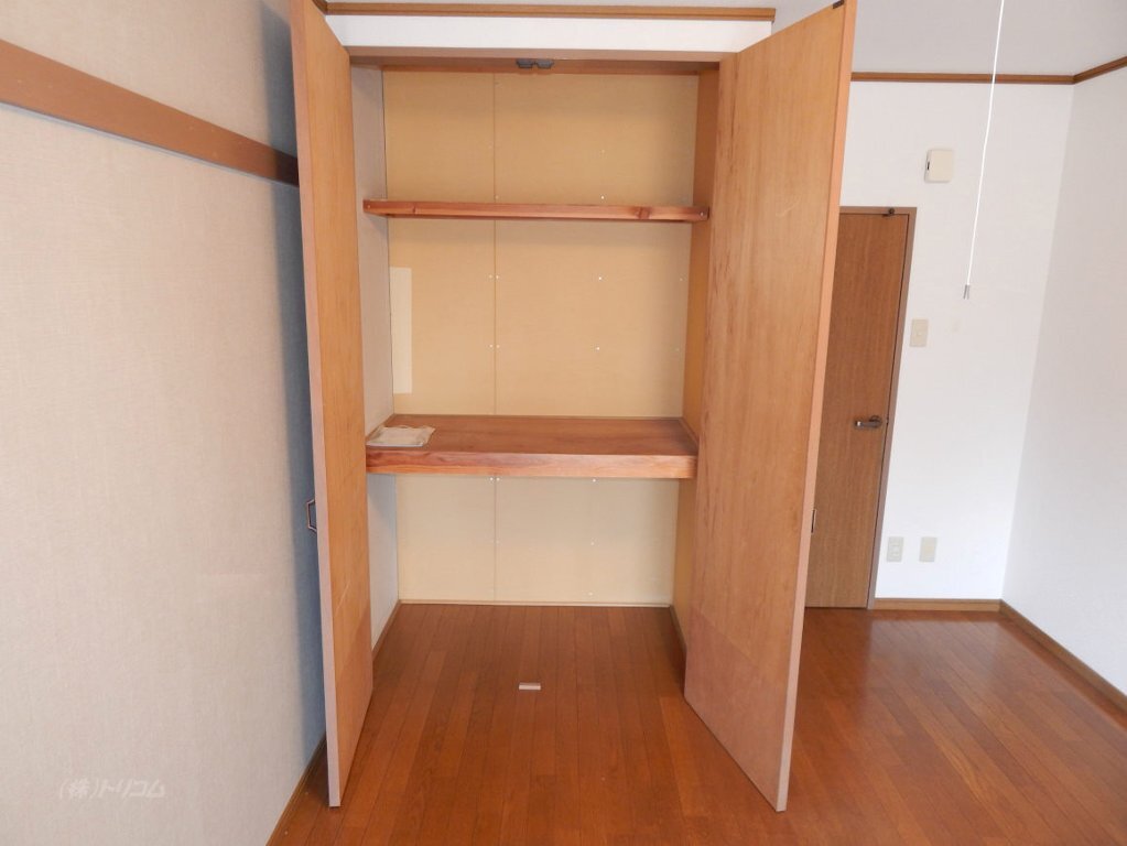 拡大写真：エメローズ丸之内 4階402の収納