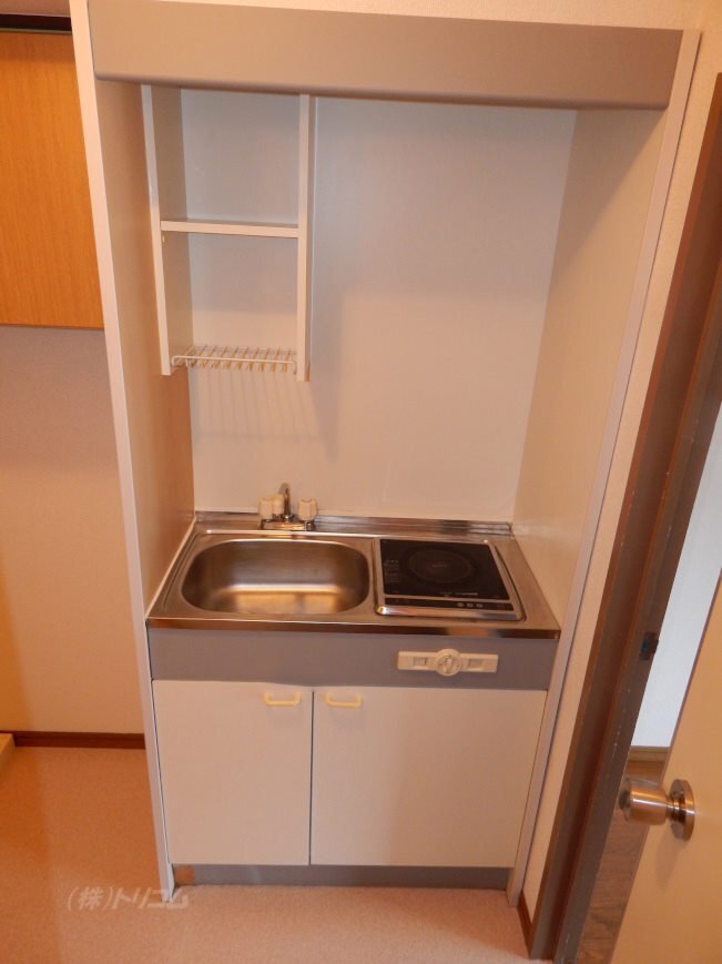 拡大写真：エメローズ丸之内 4階402のキッチン
