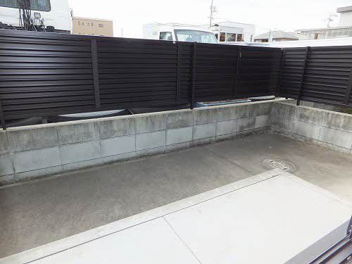 拡大写真:メゾンアメニティ槙原 B棟 1階102の庭