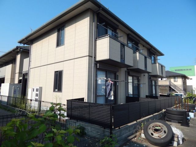 拡大写真：メゾンアメニティ槙原　B棟 1階102の外観写真（昼）