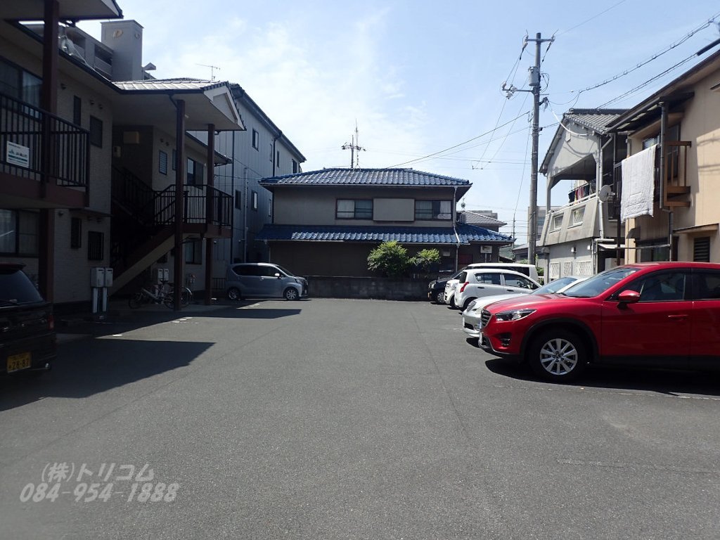 拡大写真：小砂ハイツ 2階201の駐車場