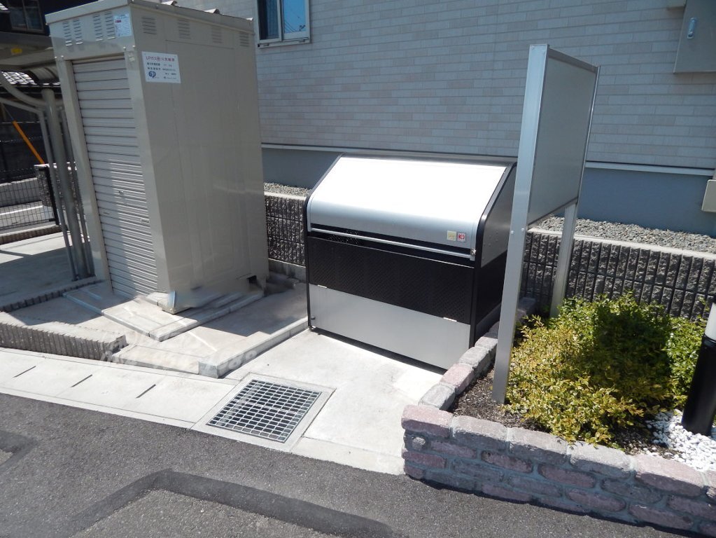拡大写真：ミーオ　ベルカーサ 1階103の専用ごみ場