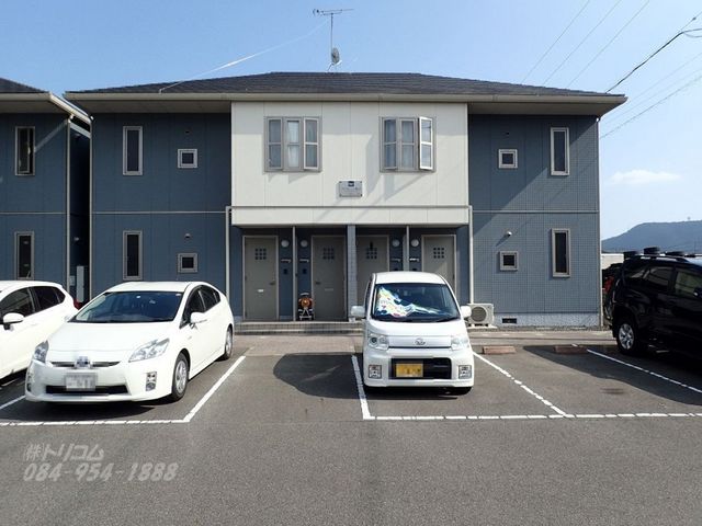 拡大写真：ヴィラシーン神辺Ｂ 2階201の外観写真（昼）