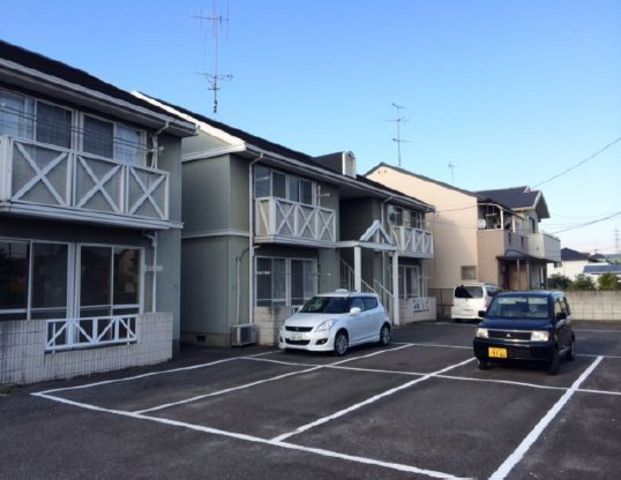拡大写真:イーストパーク坂本A 1階103の外観写真(昼)