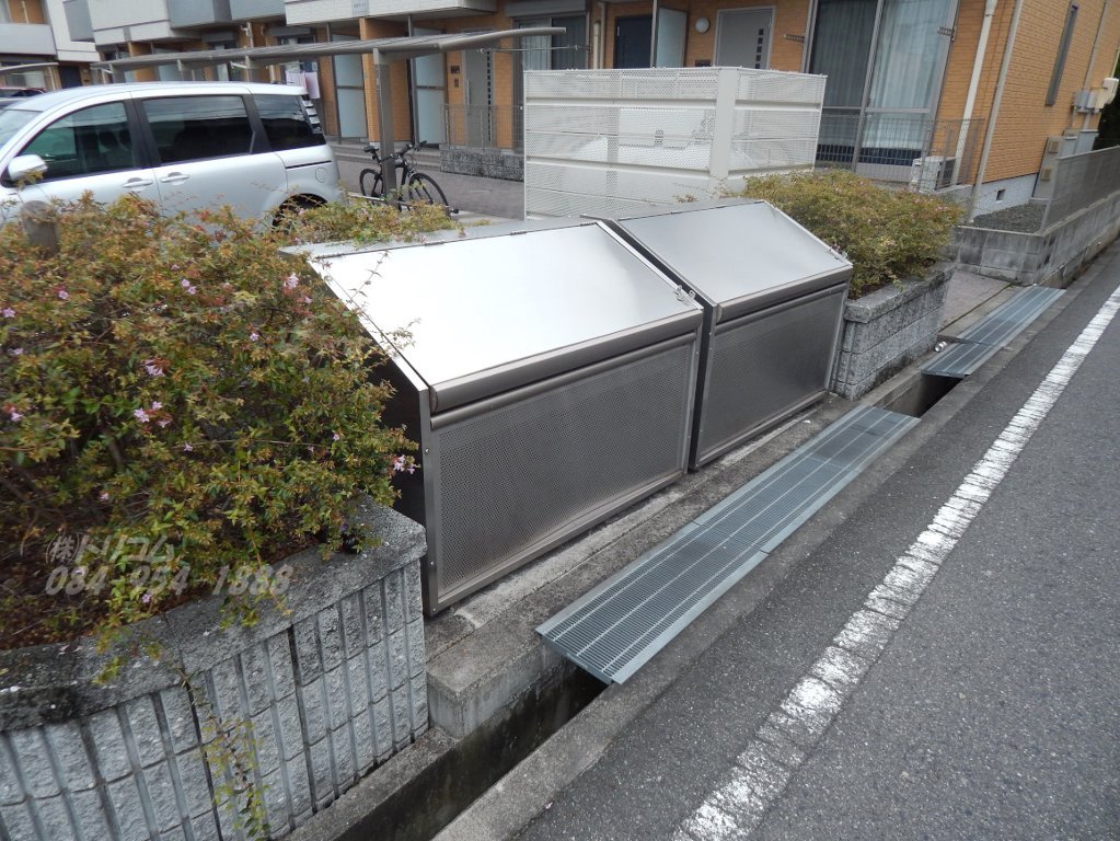 拡大写真：西深津ハイツC棟 1階102の専用ゴミ場